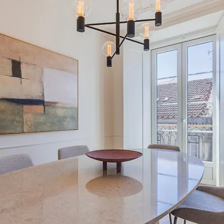2bdr Lisbon's Historic Baixa Escape By Lovelystay Lisboa