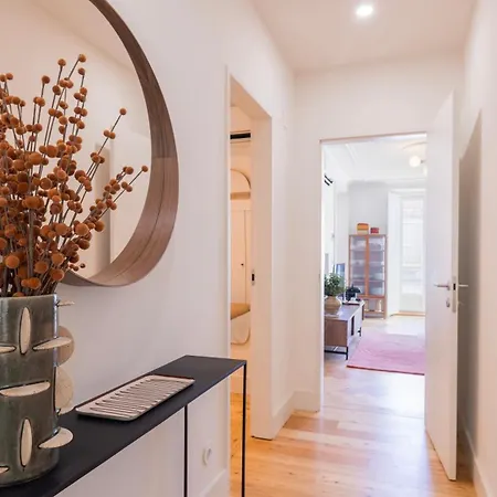 Apartment 2bdr Lisbon's Historic Baixa Escape By Lovelystay *