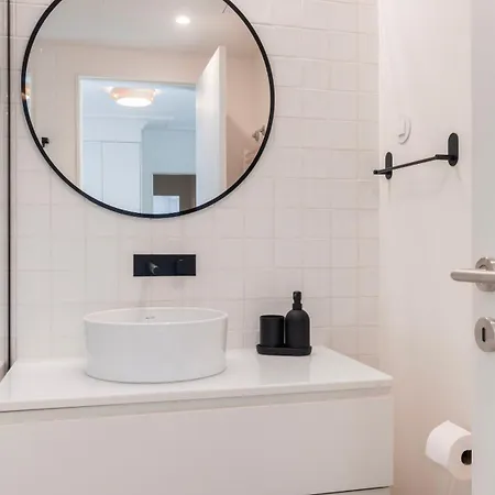 Apartment 2bdr Lisbon's Historic Baixa Escape By Lovelystay *