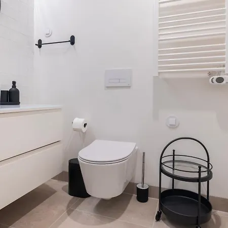 2bdr Lisbon's Historic Baixa Escape By Lovelystay Lägenhet Lisboa